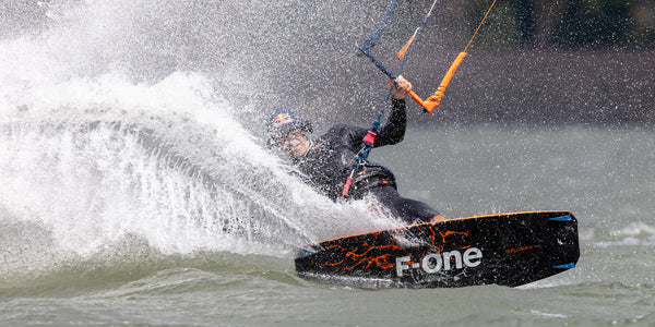2024 / 2025 F-One TRAX HRD CARBON SERIES Kiteboard